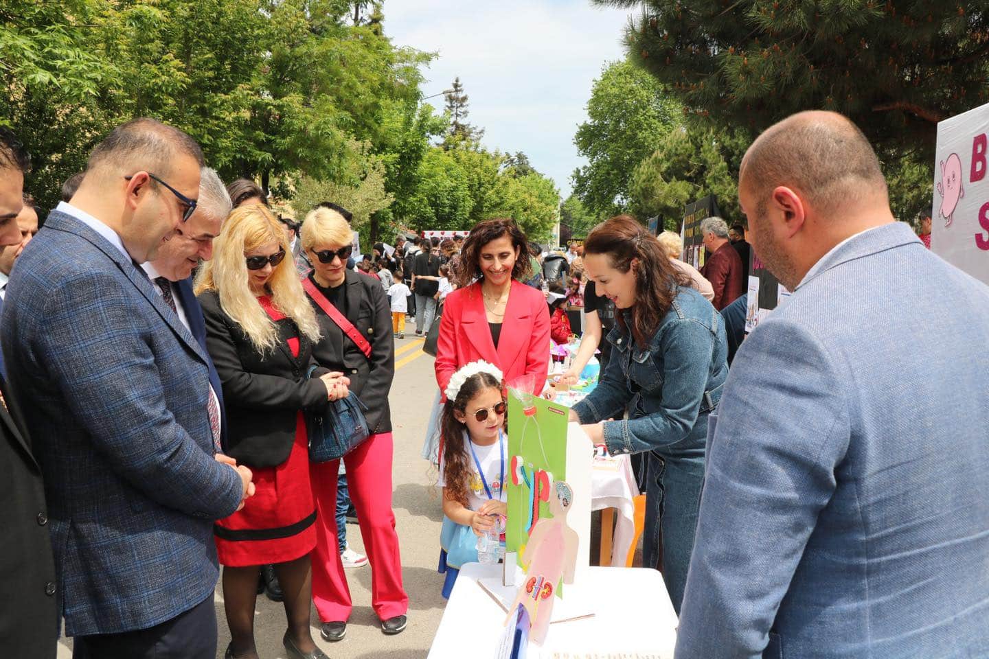 Ayancık'ta Minik Mucitler Bilim Şenliği Düzenlendi