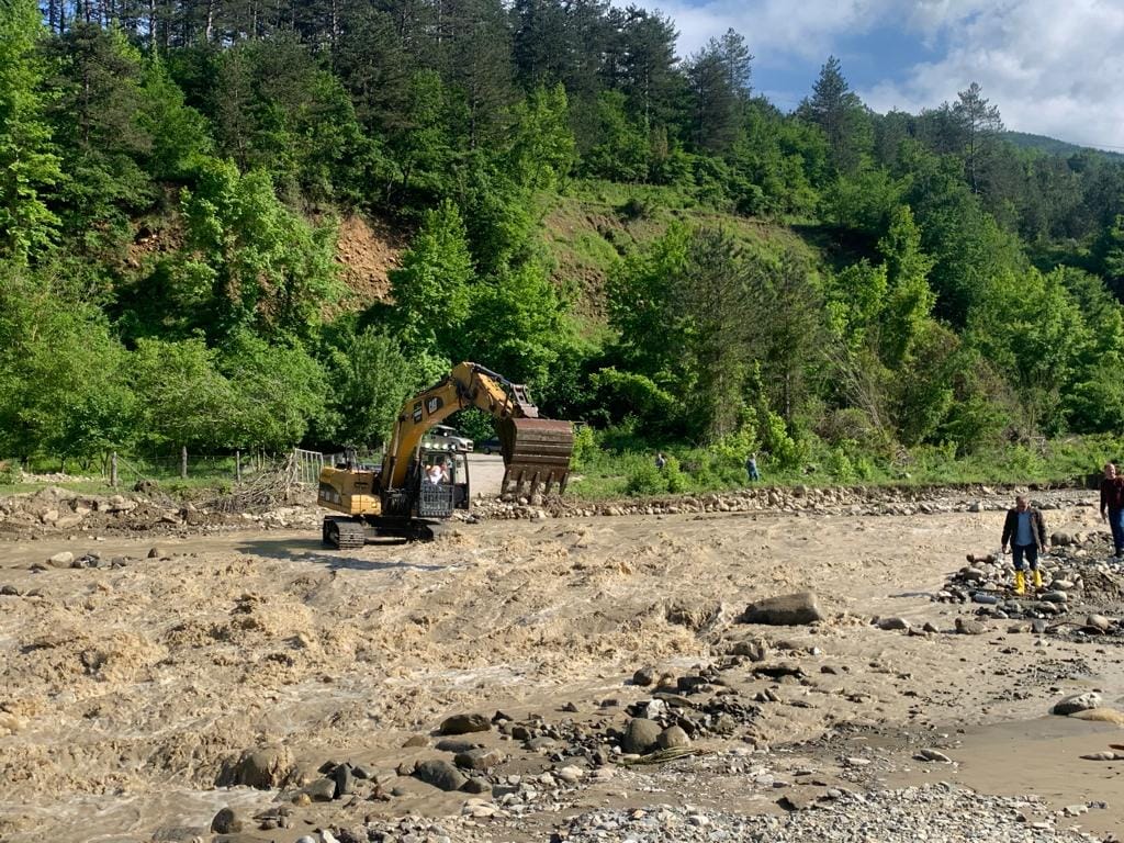 Orman İşletme Müdürlüğü Hasar Giderme Çalışmalarına Devam Ediyor