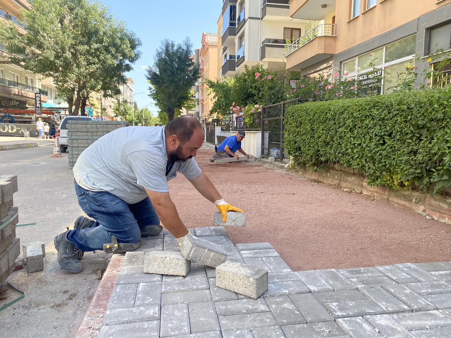 Ayancık'ta Kaldırım Çalışmaları Devam Ediyor