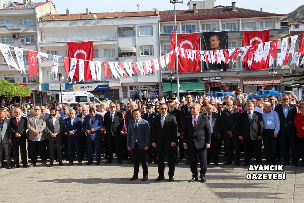 Çelenk Sunma Töreni Gerçekleştirildi