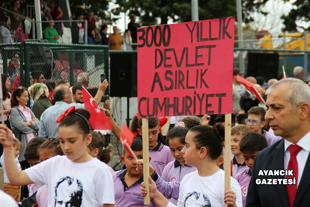 Ayancık'ta Cumhuriyet'in 100. Yılı Kutlandı