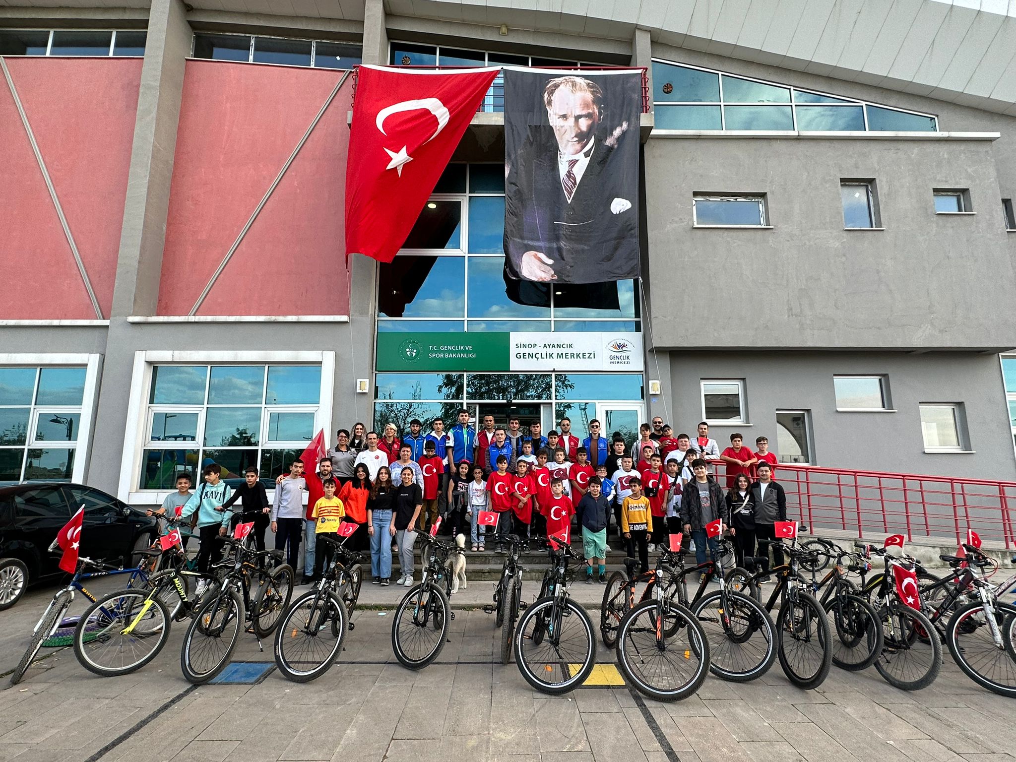 Cumhuriyet'in 100. Yılına Özel Bisiklet Turu Düzenlendi