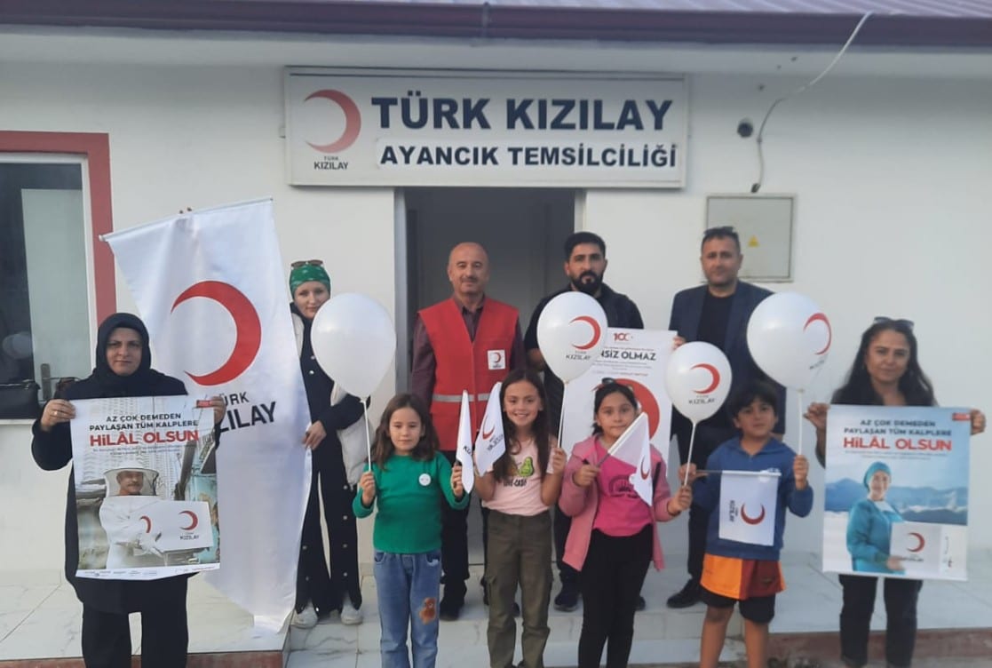 Öğrencilerden Türk Kızılay Ziyareti