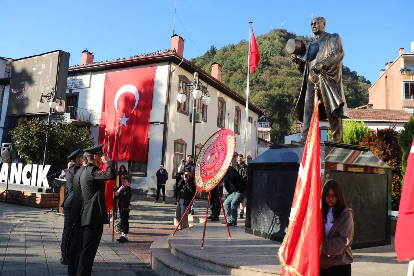 Mustafa Kemal Atatürk Saygı Ve Özlemle Anıldı