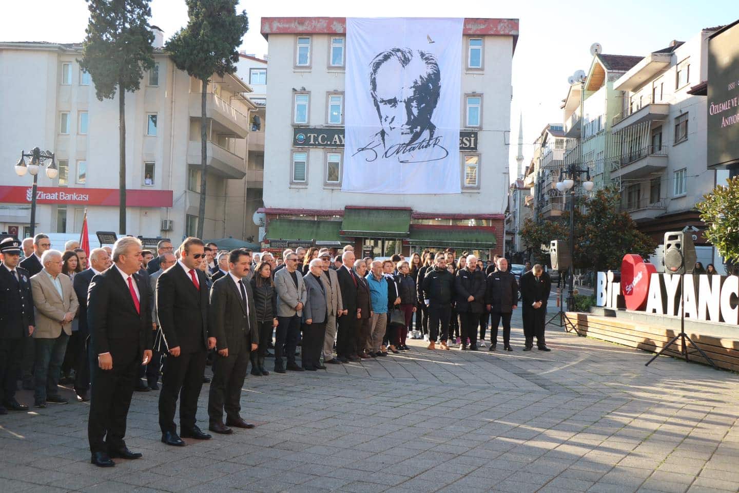 Mustafa Kemal Atatürk Saygı Ve Özlemle Anıldı