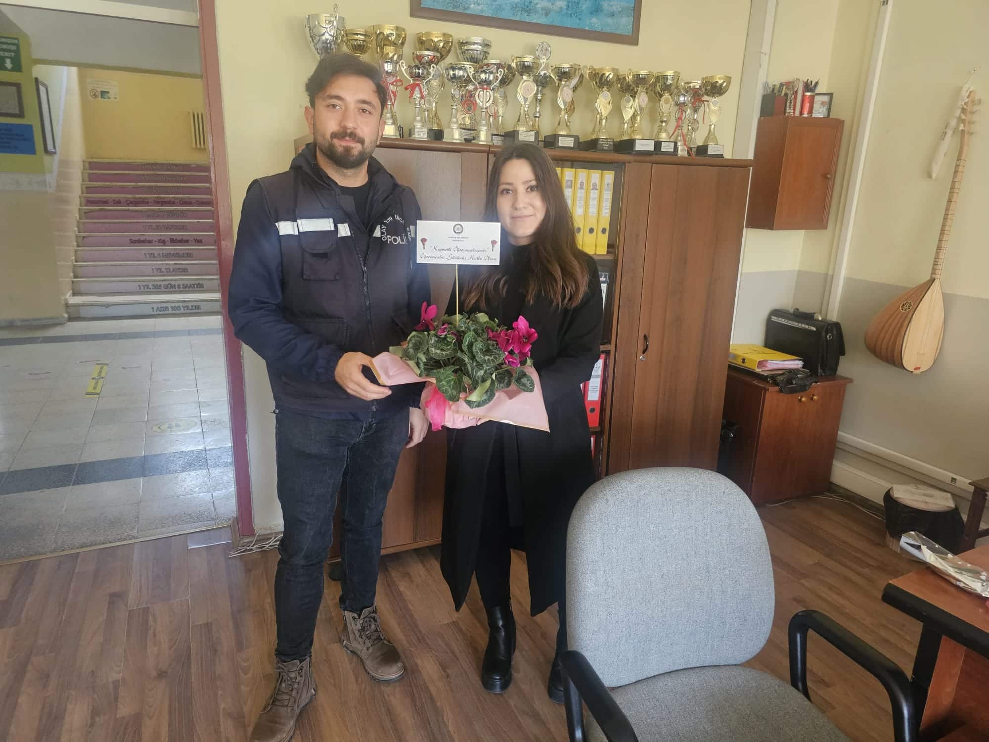 Emniyet Müdürlüğünden Öğretmenler Günü Ziyareti