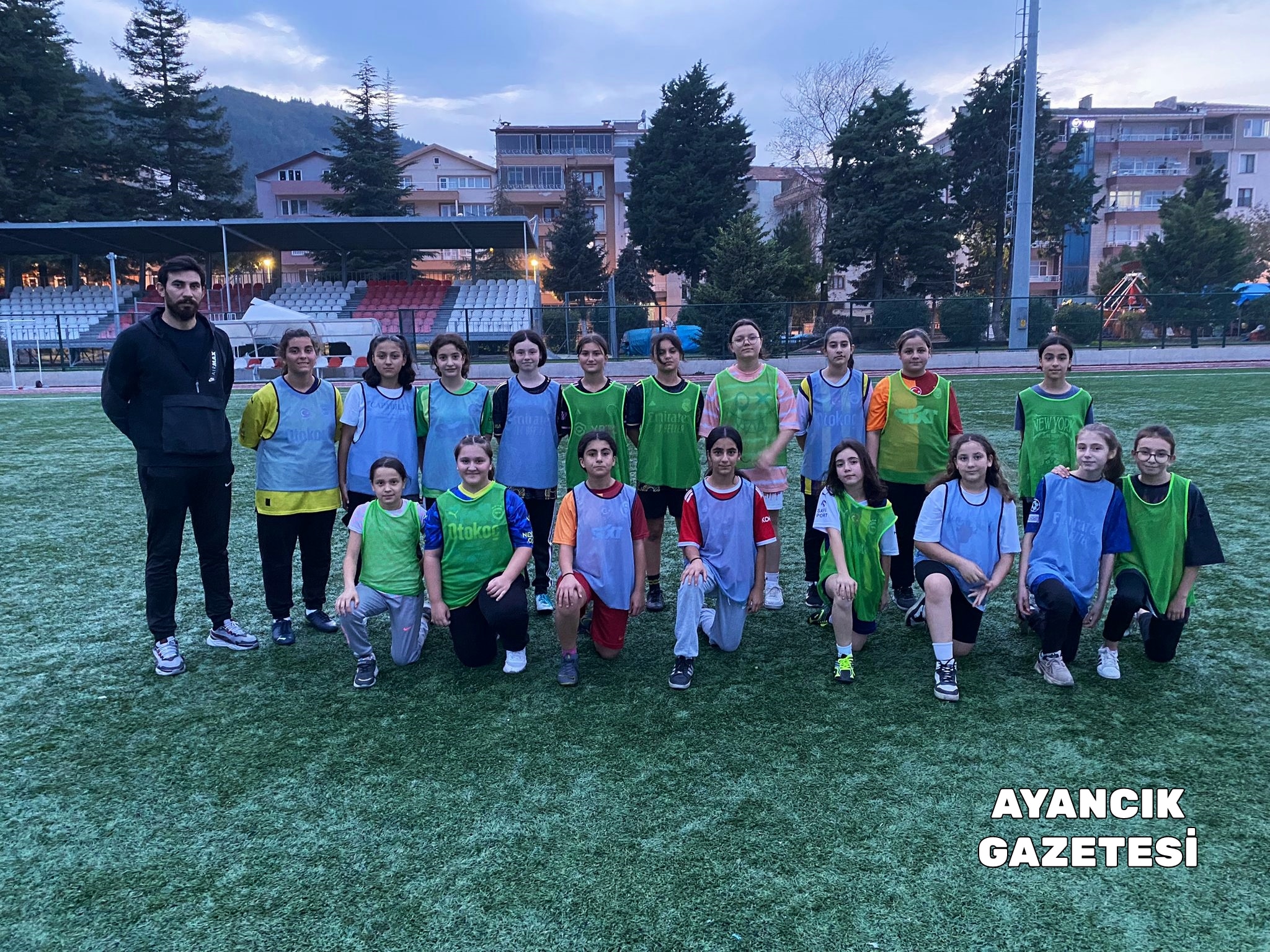 Ayancık'ta Kız Futbol Takımı Çalışmalarına Başladı