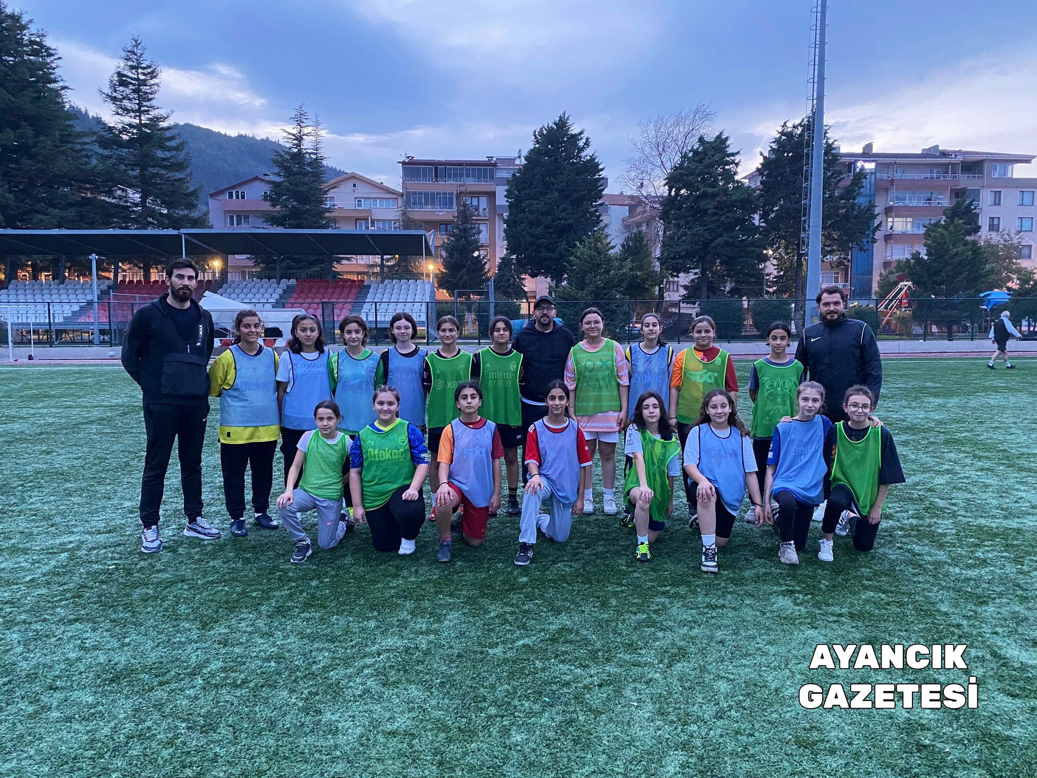 Ayancık'ta Kız Futbol Takımı Çalışmalarına Başladı