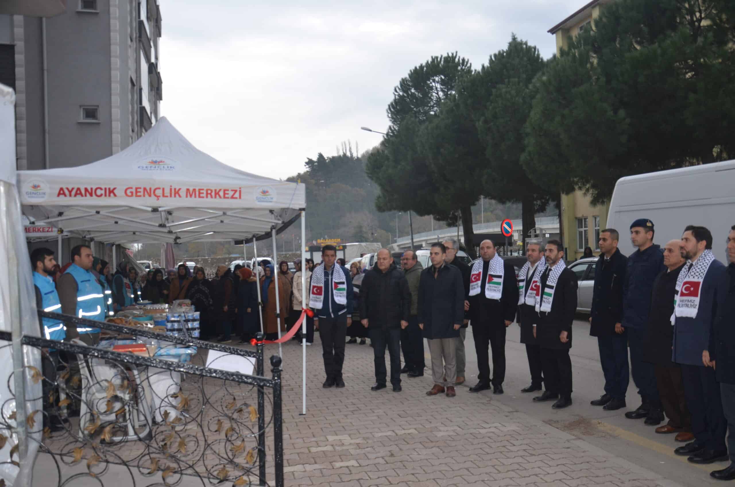 Ayancık'ta Filistin’e Destek İçin Hayır Çarşısı Açıldı...