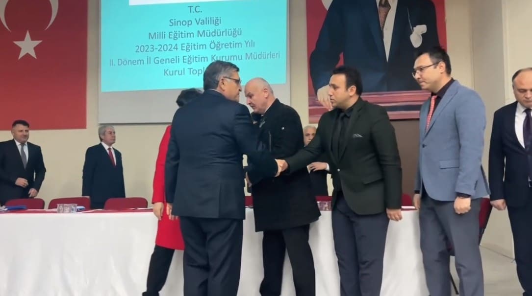 Başarılı Okul Müdürleri Ödüllendirildi