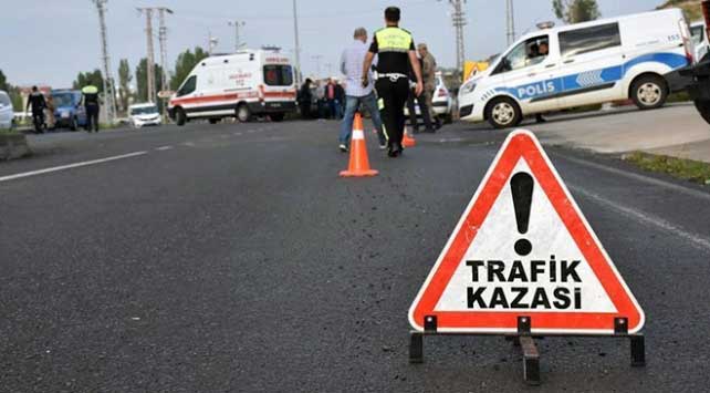 Boyabat Daylı Köyü Mevkide Öğrenci Sevisi ile Otomobil Kaza Yaptı, 6 Yaralı….