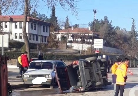 Boyabat ilçe Emniyet karşı kavşakta Trafik kazası….
