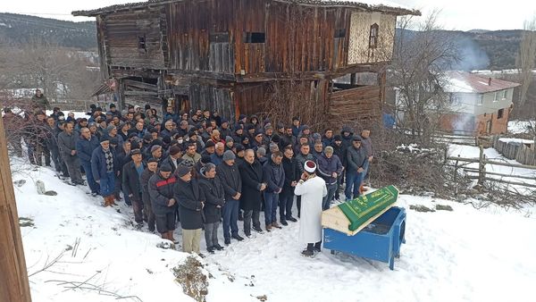 Boyabat Karamusalı Köyü Muhtarı Toprağa Verildi…