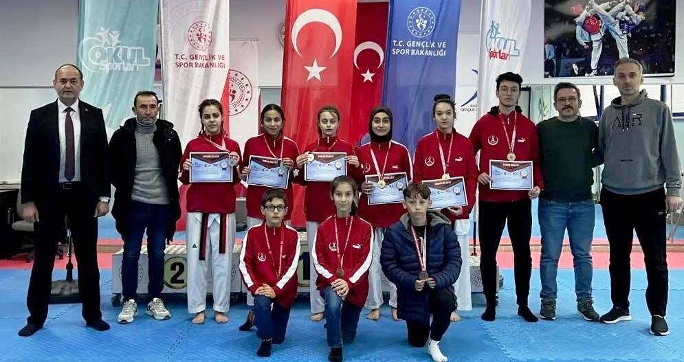 Boyabat Taekwondo Takımı 5 Altınla Dönüyor!…