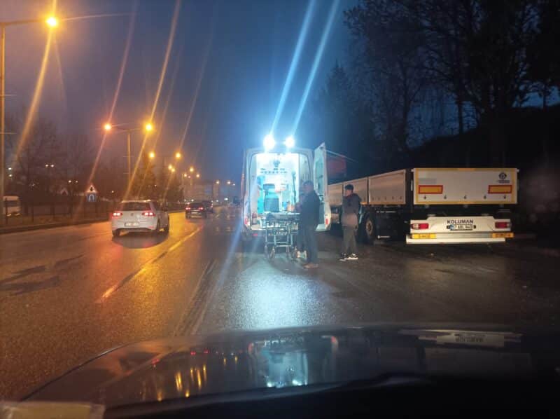 Boyabat üst geçitte motosiklet kazası, 1 yaralı