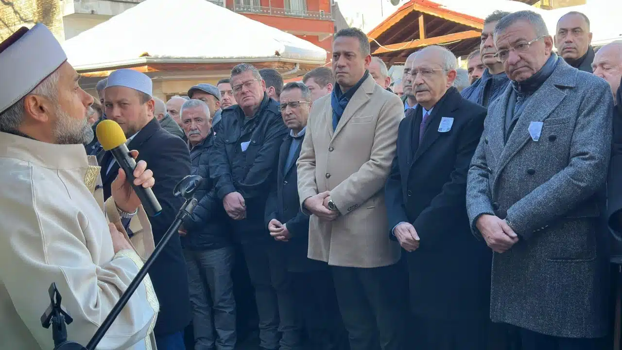 Milletvekili Engin Altay'ın Babası Son Yolculuğuna Uğurlandı