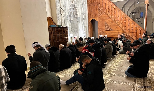 ŞEHİTLER İÇİN DUA EDİLDİ!