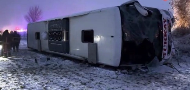 Sinop Yolcu Otobüsü Taşköprü’de Kaza Yaptı, 4 ölü…