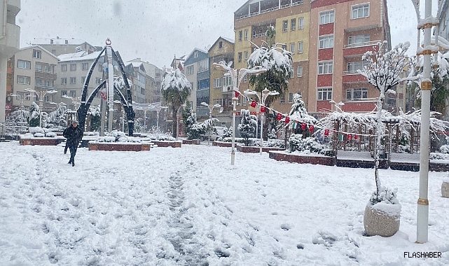 SİNOP’TA BAZI İLÇELERDE KAR ETKİLİ OLDU