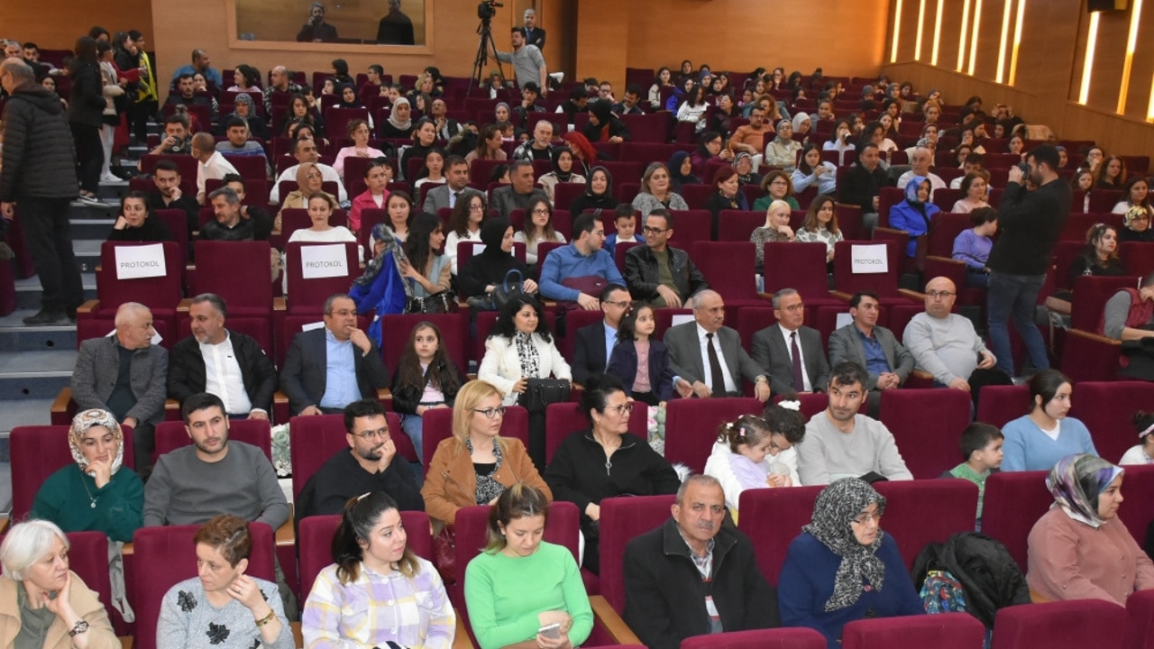 Boyabat’ta Türk halk müziği konseri büyük ilgi gördü