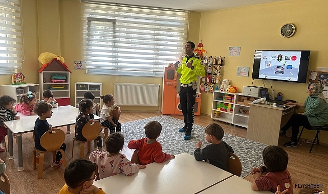 MİNİKLERE SÜRÜKLEYİCİ TRAFİK EĞİTİMİ!