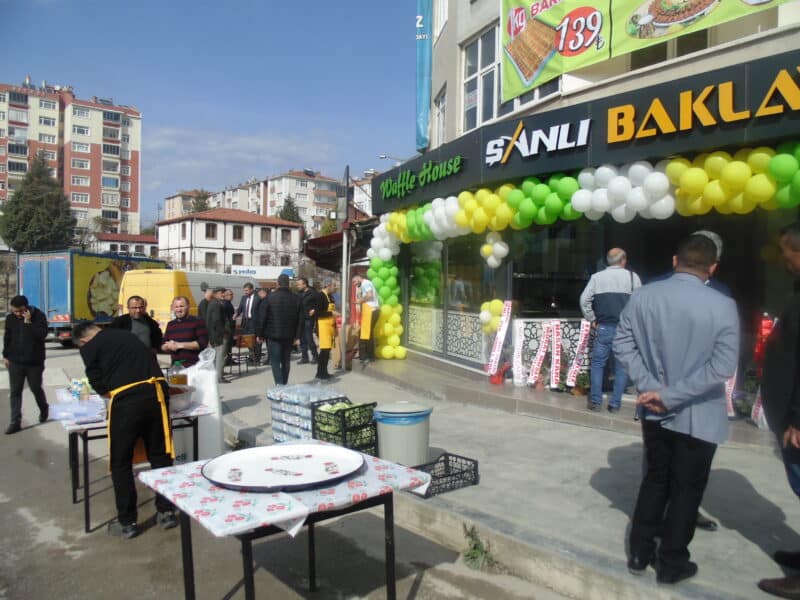 Boyabat’ta Şanlı Baklava Dualarla Hizmete Açıldı…