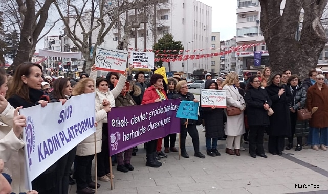 KADINLARDAN ISLIKLI, DÜDÜKLÜ, SLOGANLI YÜRÜYÜŞ!