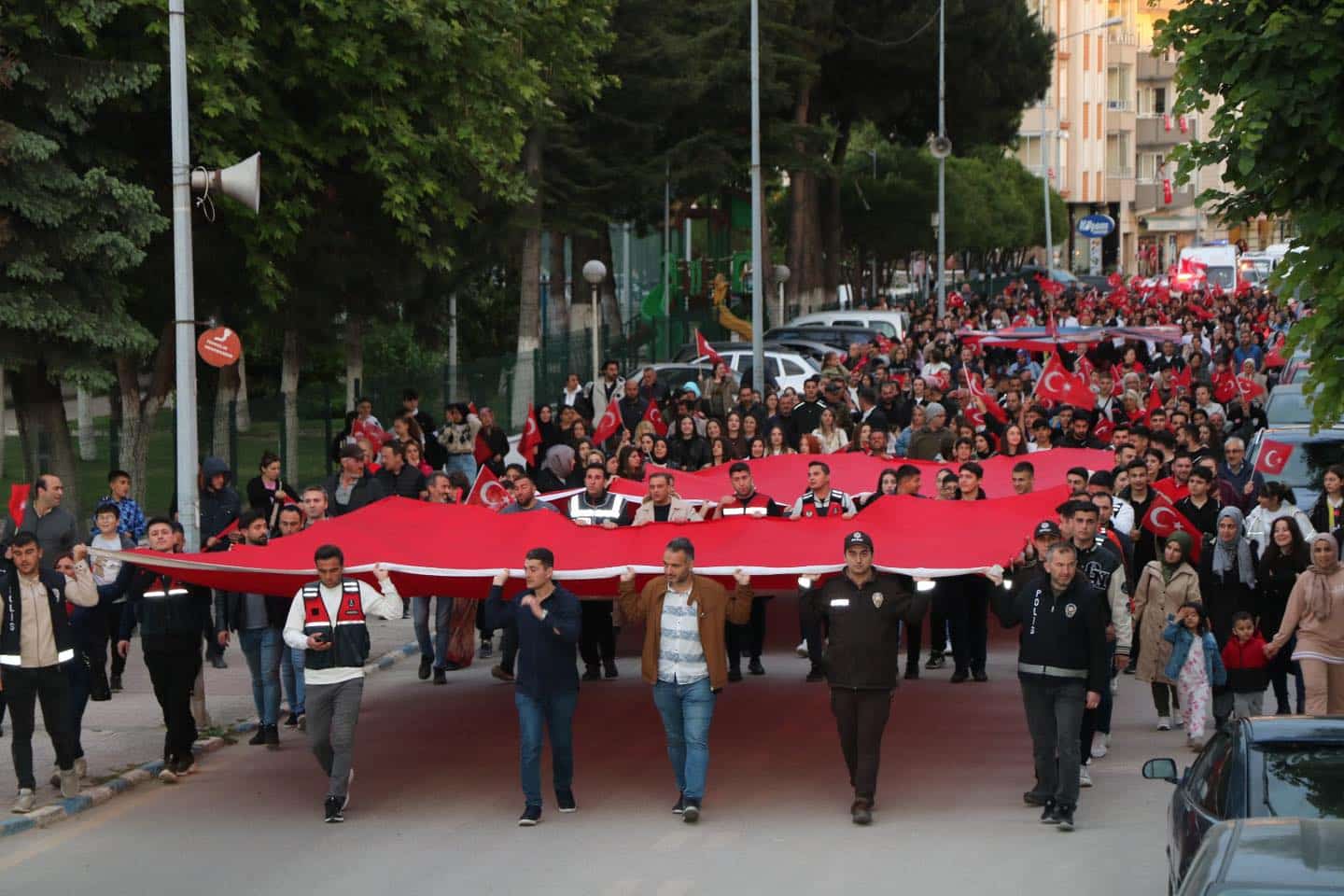 Fener Alayı Gençlik Yürüyüşü gerçekleştirildi