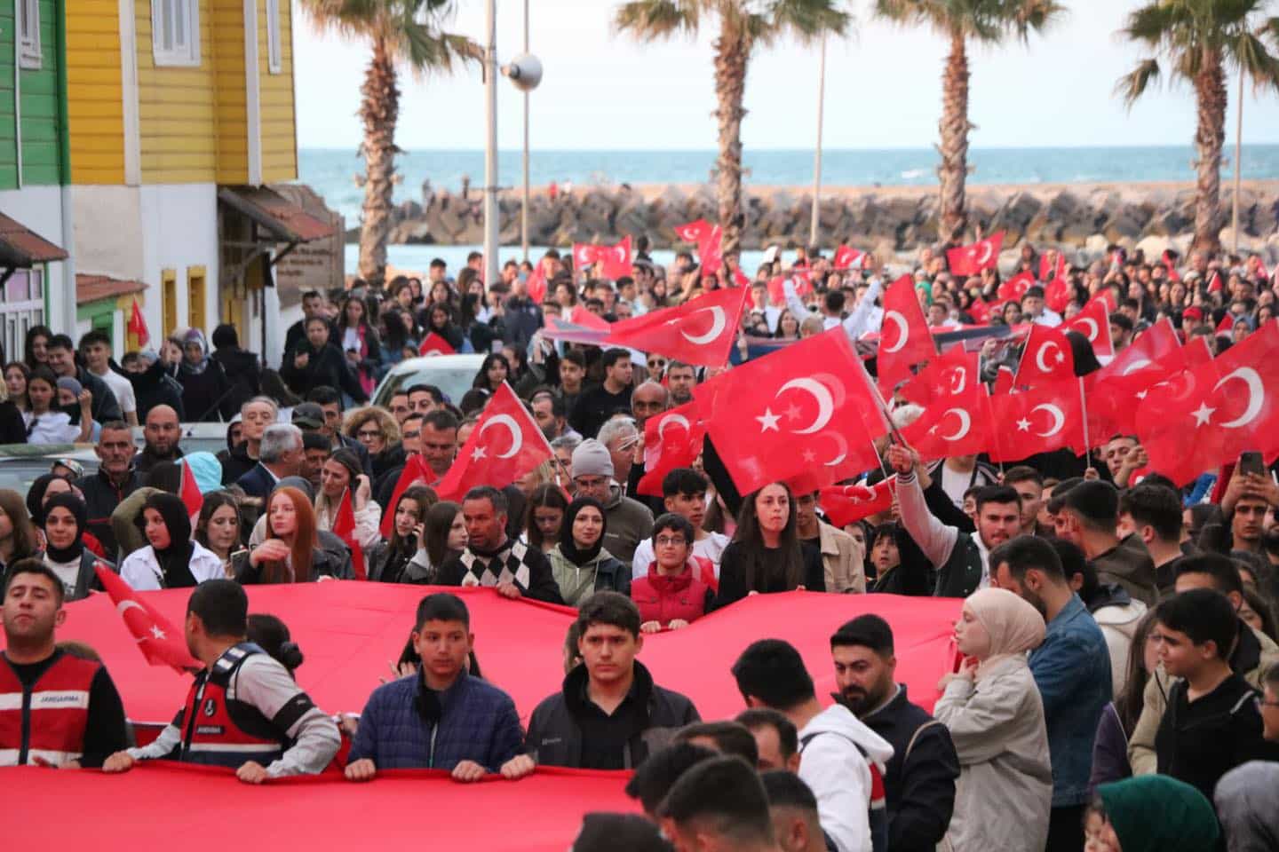 Fener Alayı Gençlik Yürüyüşü gerçekleştirildi
