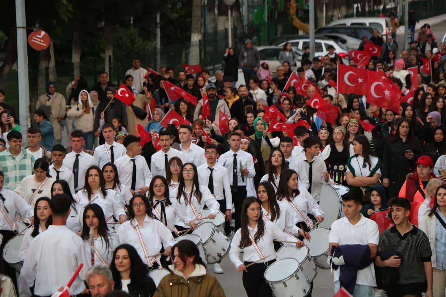 Fener Alayı Gençlik Yürüyüşü gerçekleştirildi