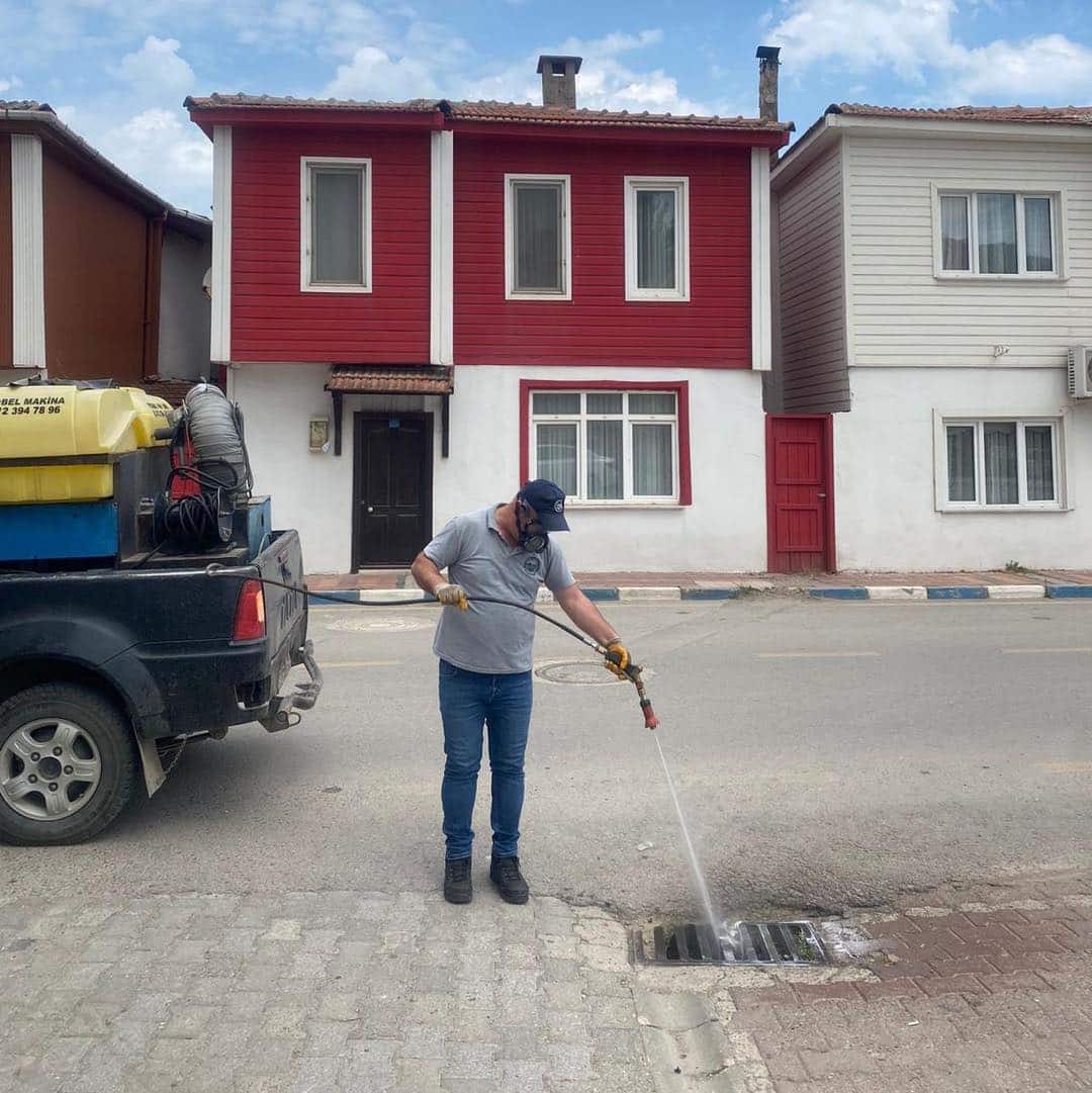 AYANCIK BELEDİYESİNDEN İLAÇLAMA ÇALIŞMALARI