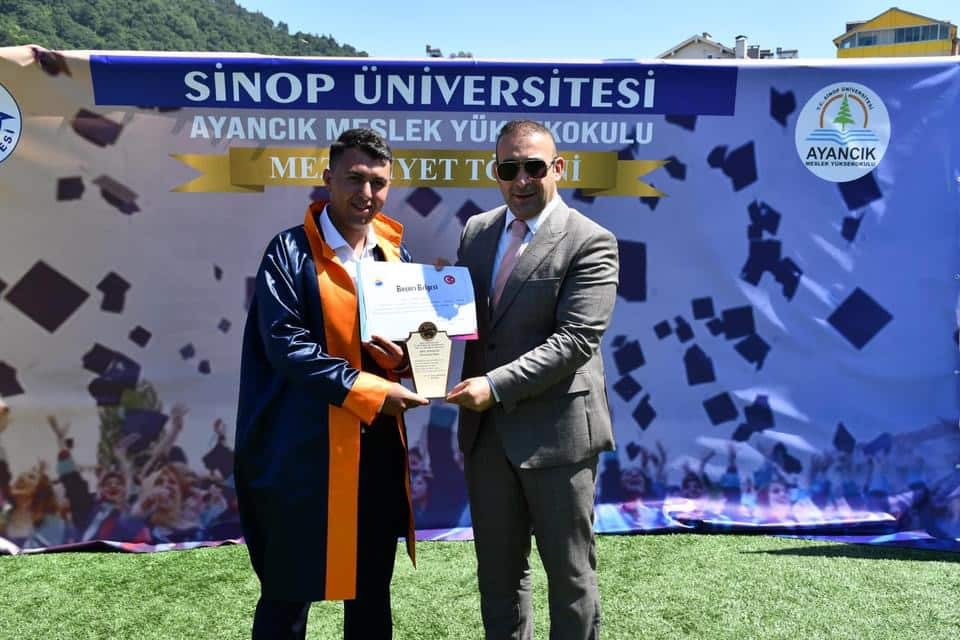 Ayancık’ta Mezuniyet Heyecanı