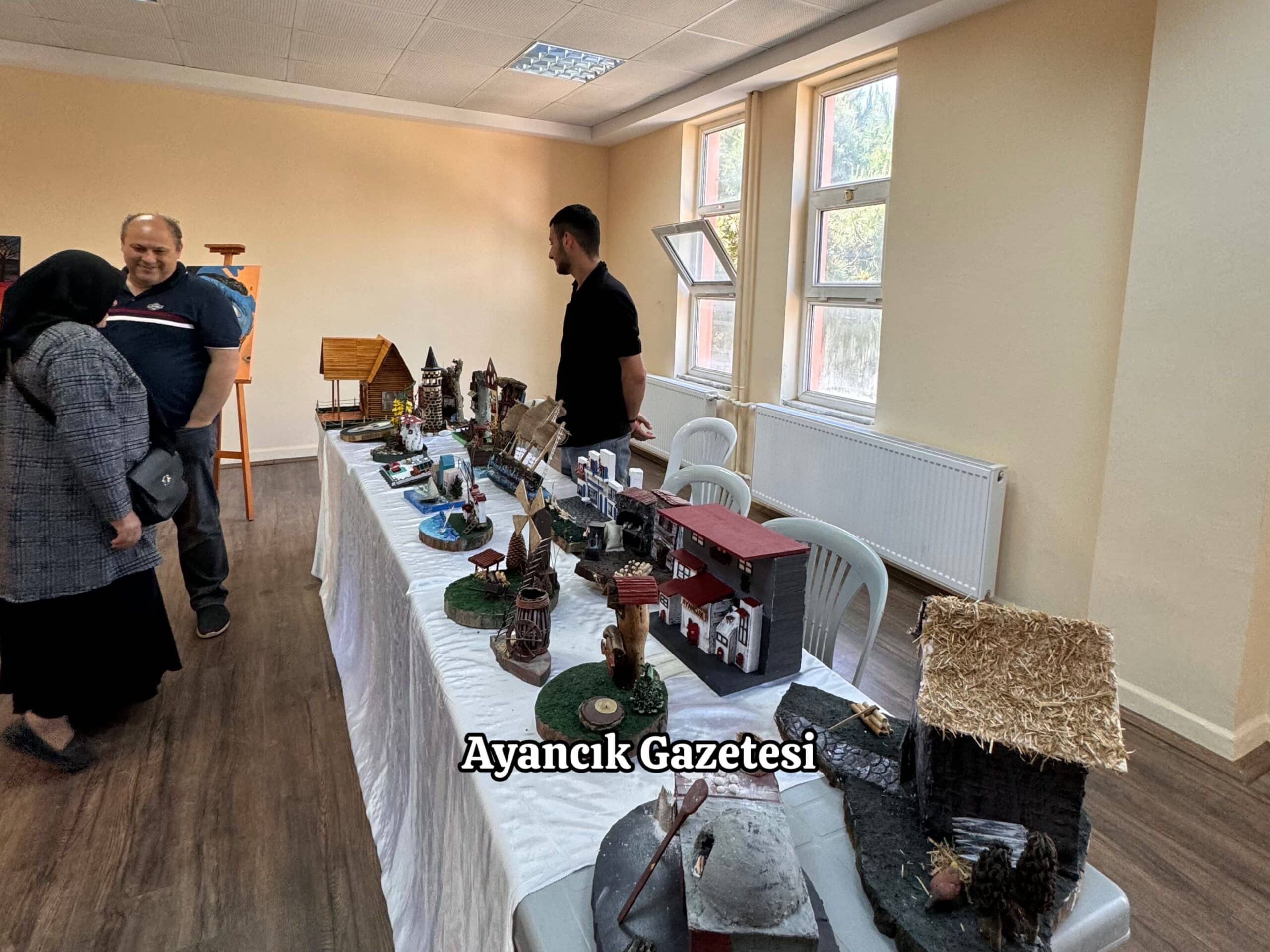 Ayancık Halk Eğitim Merkezi yıl sonu sergisi açtı