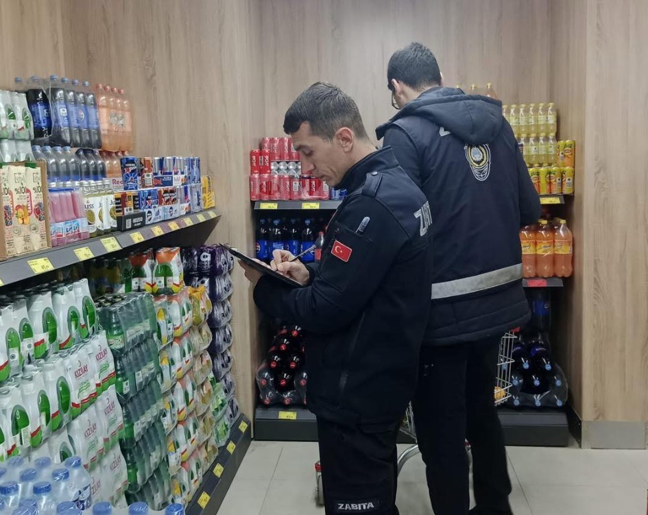 Ayancık’ta Marketler Denetleniyor