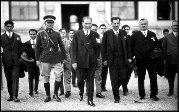 Atatürk İlkeleri ve İnkılapları Nelerdir? Ödev için kısa bilgi