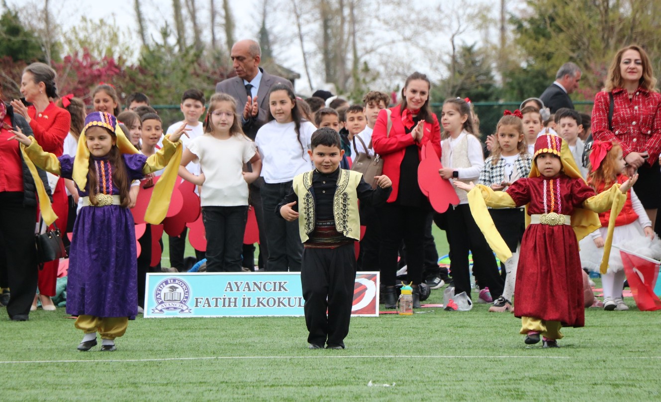 Ayancık’ta 23 Nisan Coşkusu