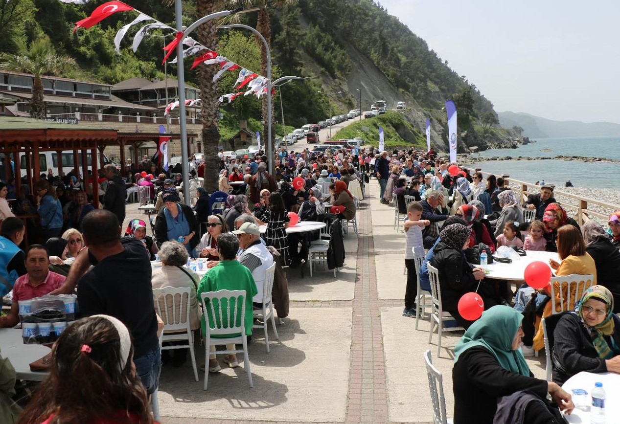 Ayancık'ta Anneler Günü ve Hıdırellez Coşkusu