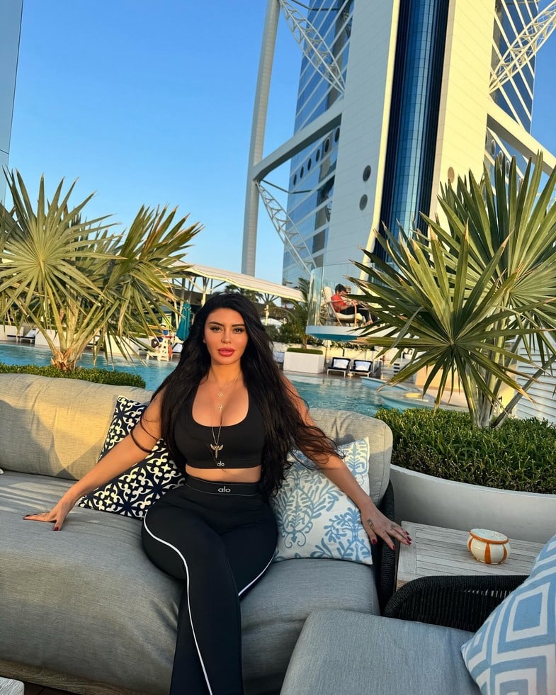 Ebru Polat Kimdir? Müzik ve Sanat Dünyasının Tanınan İsmi Hakkında Bilmeniz Gerekenler
