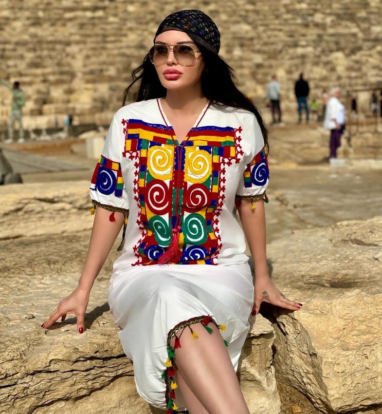Ebru Polat Kimdir? Müzik ve Sanat Dünyasının Tanınan İsmi Hakkında Bilmeniz Gerekenler