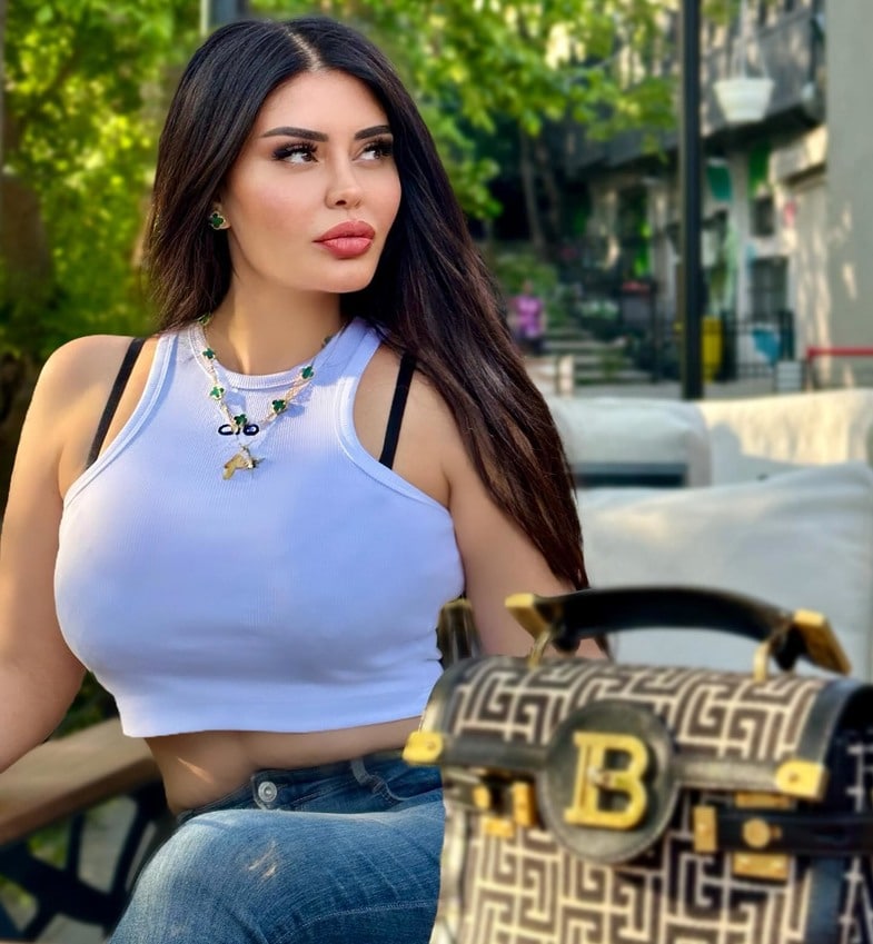 Ebru Polat Kimdir? Müzik ve Sanat Dünyasının Tanınan İsmi Hakkında Bilmeniz Gerekenler