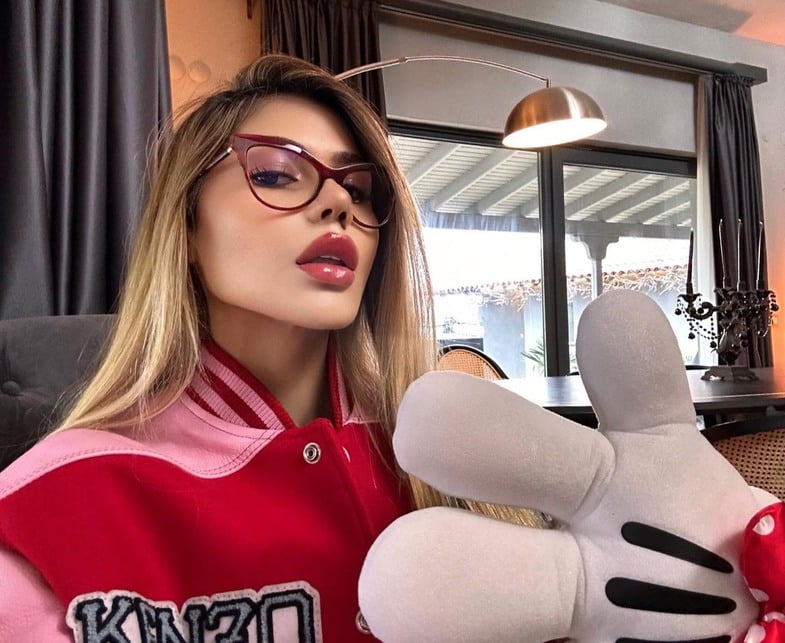 Nihal Candan Kimdir?