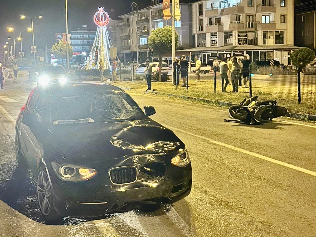 Ayancık’ta Trafik Kazasında İki Kişi Yaralandı