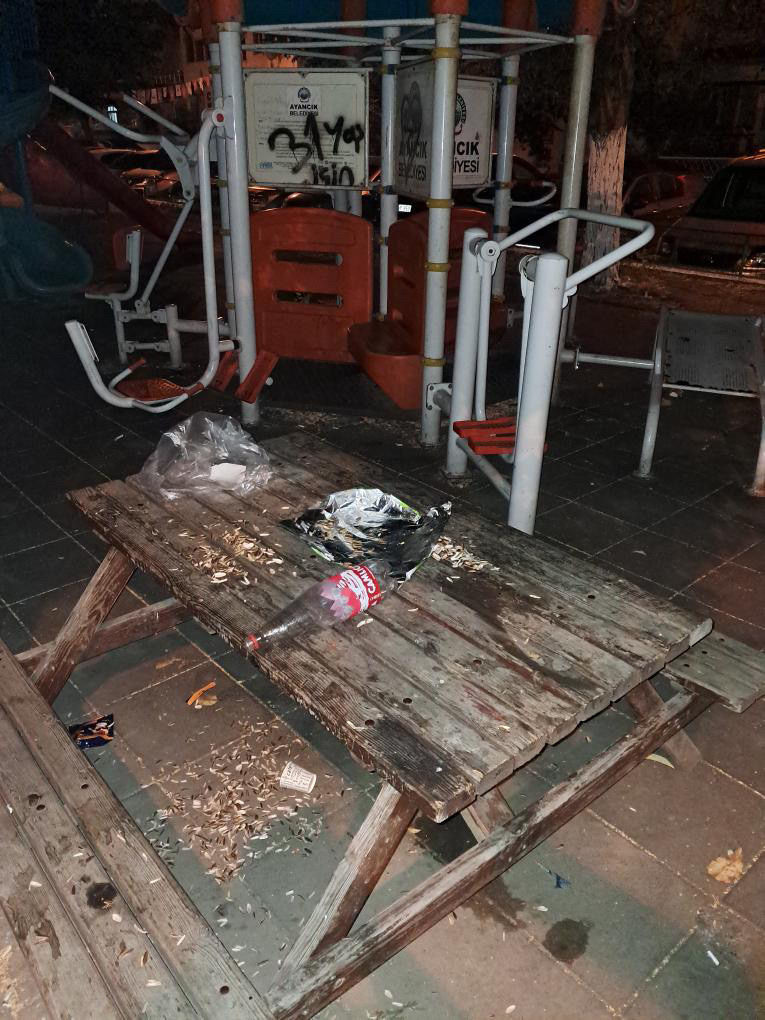 Ayancık Yalın Çocuk Parkı’nda Çevre Kirliliği Tepki Çekti
