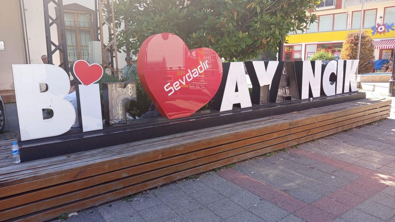 Belediyeden Tabelalara Zarar Verenlere Uyarı