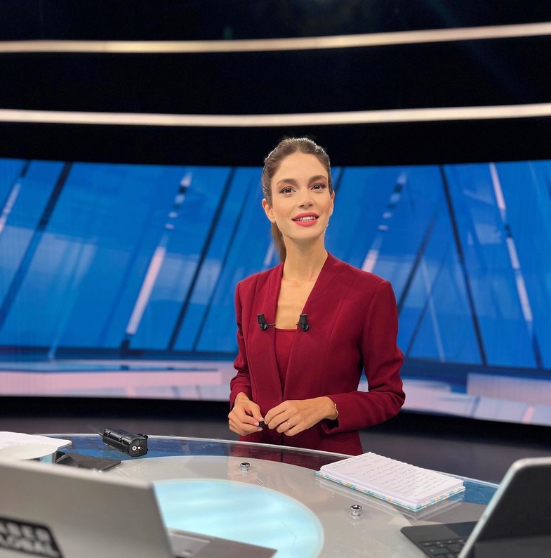 Hilal Özdemir Hakkında Merak Edilenler: Biyografisi ve Kariyeri