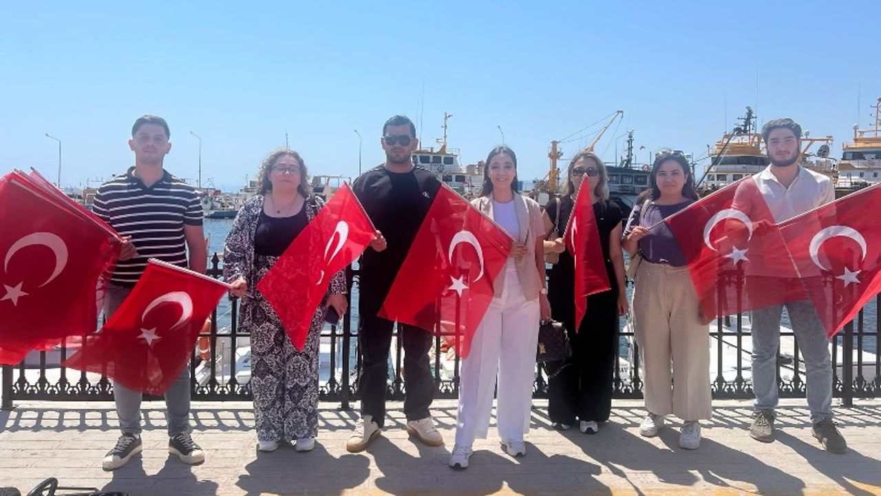 Sinop’ta Görkemli Bayrak Seferberliği: Şehrin Her Köşesinde Türk Bayrakları Dalgalanıyor