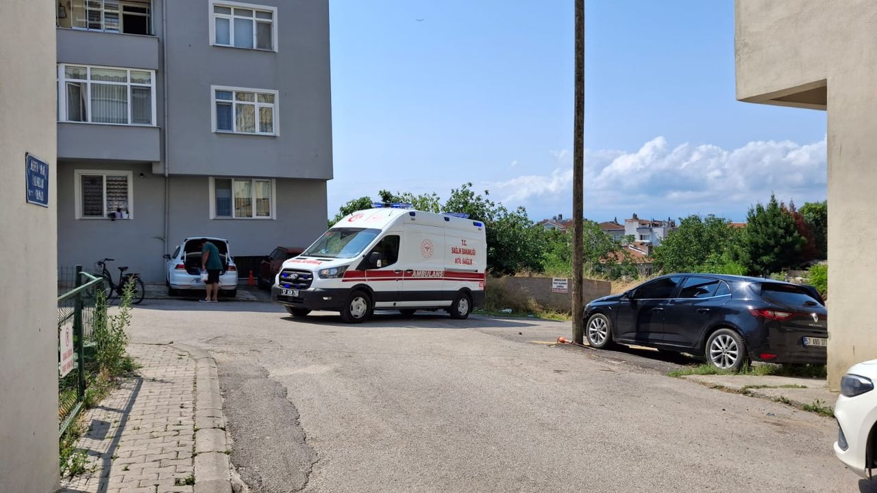 Sinop’ta Sandalyeden Düşerek Yaralanan Kadının Durumu Hastanede Tedavi Altında