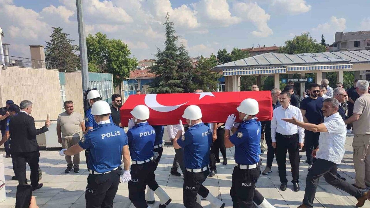 Sinop’un Eski Valisi Hasan İpek Karaömeroğlu İçin Duygusal Veda Töreni