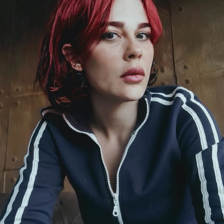 Asena Tuğal Kimdir?