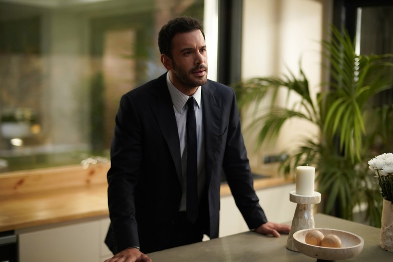 Aşk ve Gözyaşı Dizi Konusu ve Oyuncuları